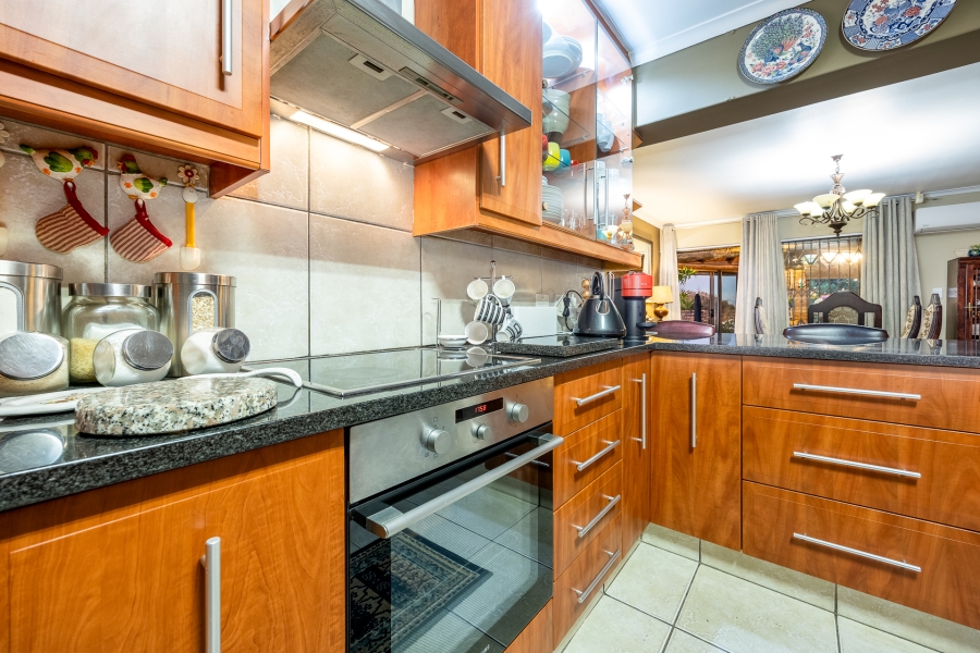6 Bedroom Property for Sale in Eversdal Western Cape